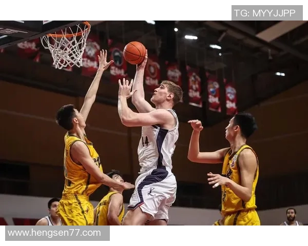 广州篮球队在锦标赛中的团队协作表现分析与评价