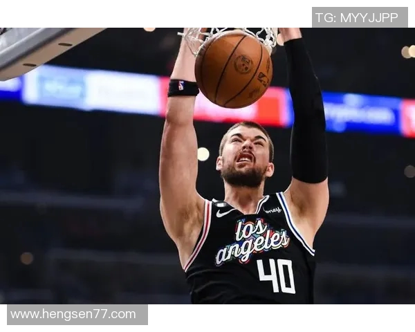 湖人队与快船队历史交锋记录分析与战绩回顾